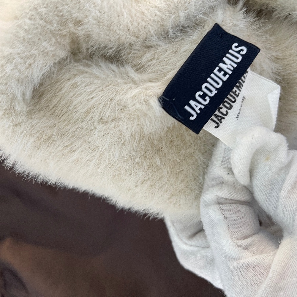Jacquemus Le Bonnet Neve Beanie Women's Snow Off White - Picture 3 of 7